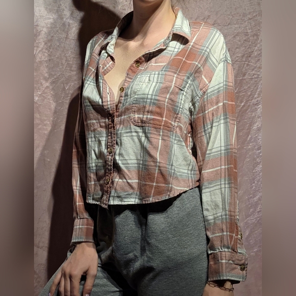 American Eagle Outfitters Tops - A&E Flannel Crop